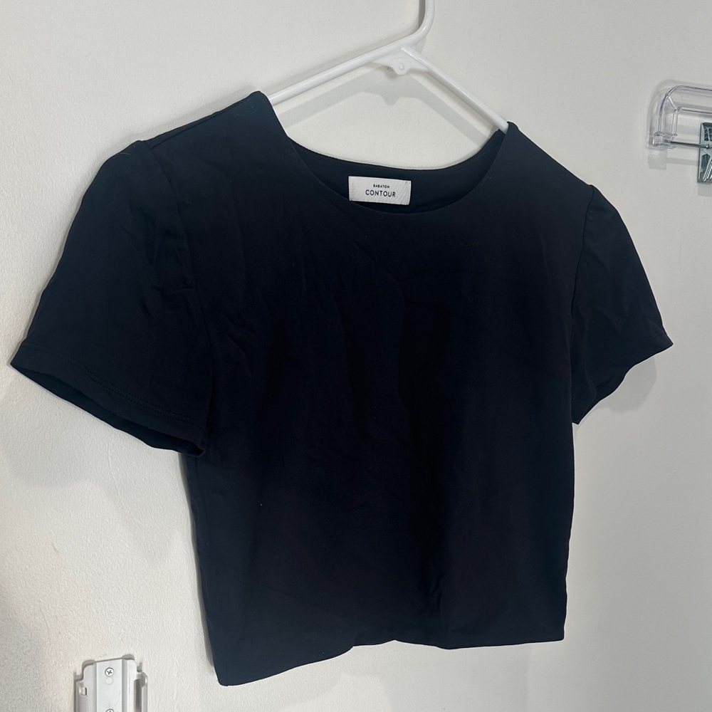 Aritzia contour crop tee